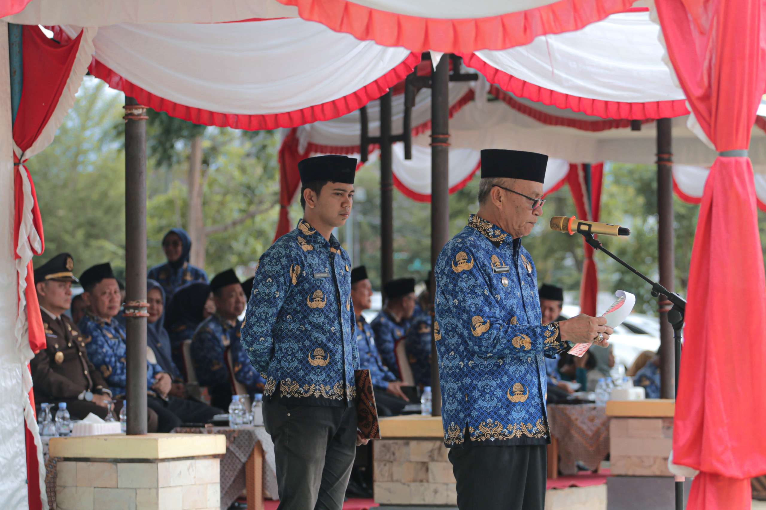 Wakil Bupati Bangka Barat saat Pembacaan Sambutan Upacara HUT KORPRI 54