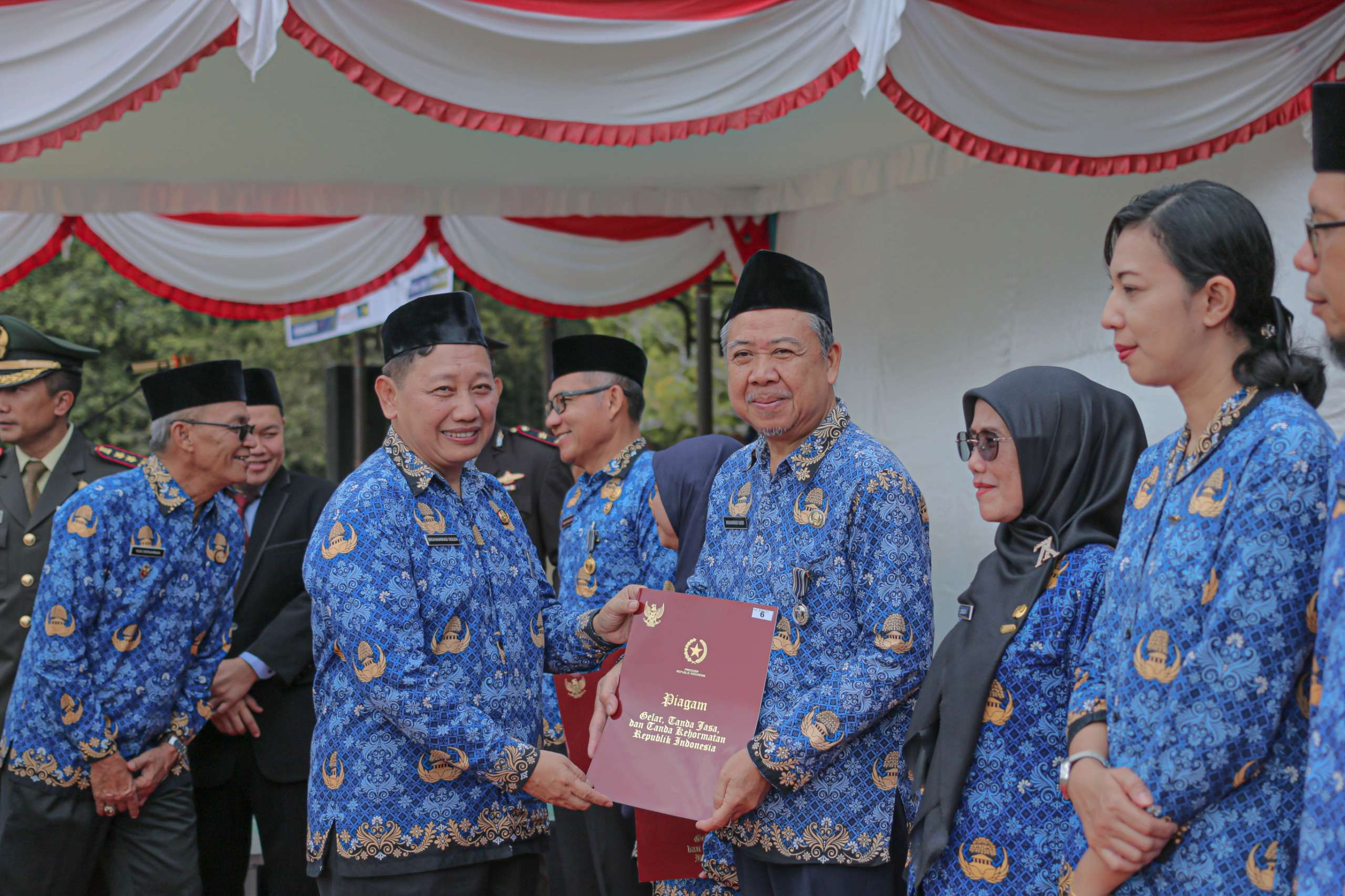 Ketua DPP KORPRI Bangka Barat pada saat penyerahan Bantuan